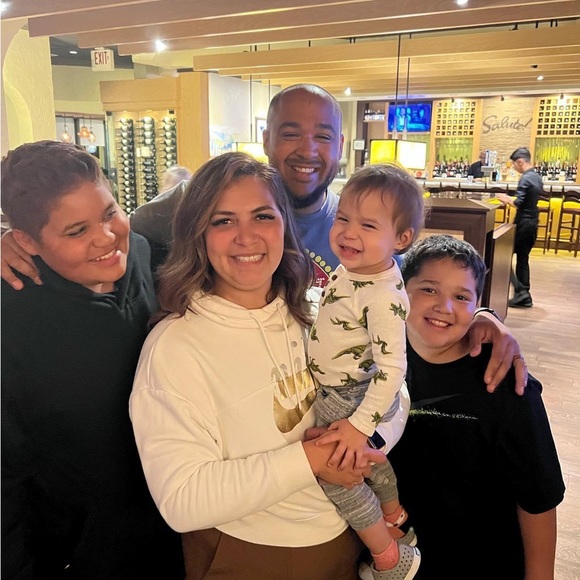 Meet your Posher, Alex - Picture 1 of 10